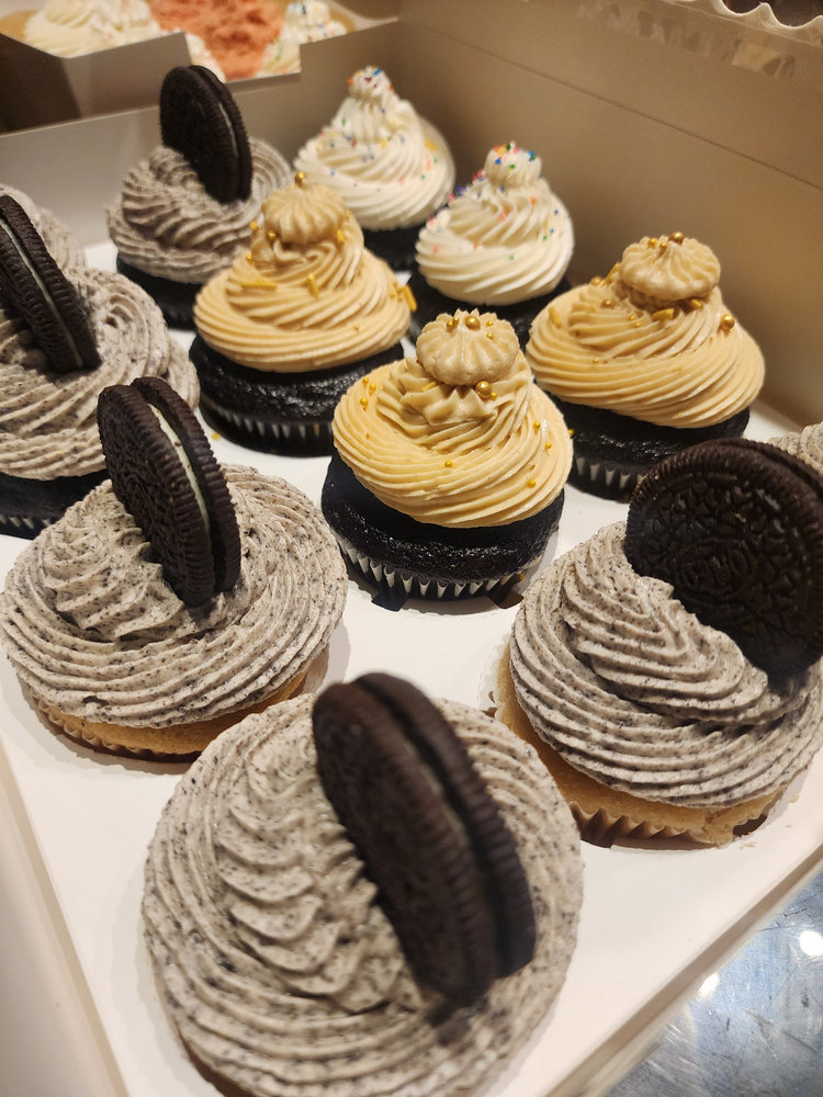 Cookies and cream and peanut butter cupcakes