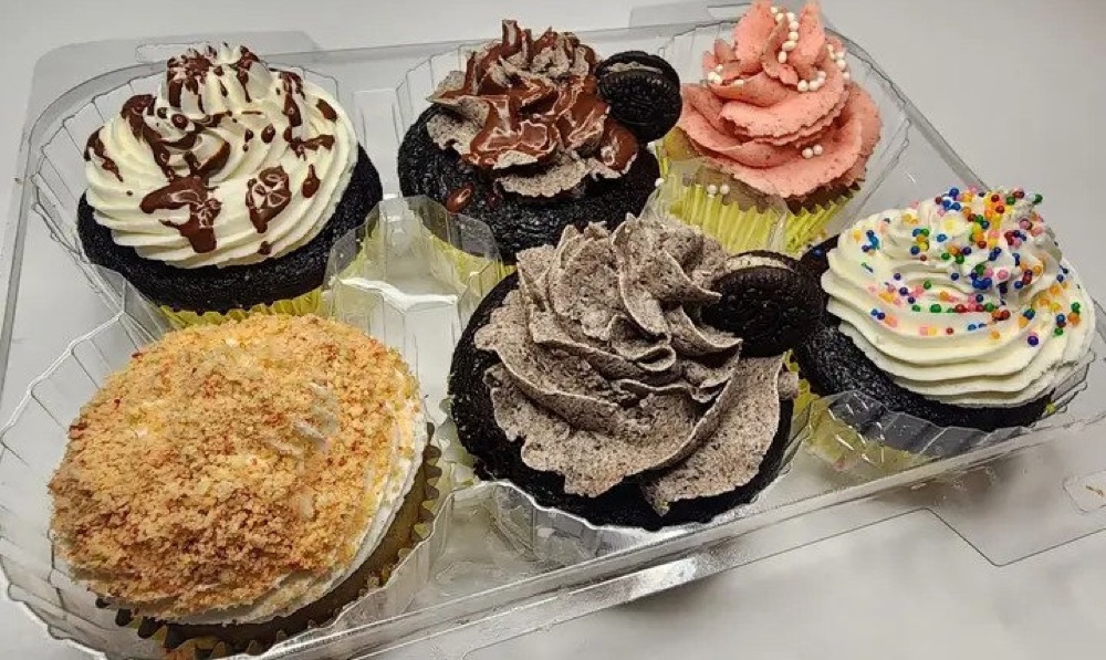 Assorted six-pack of vegan cupcakes